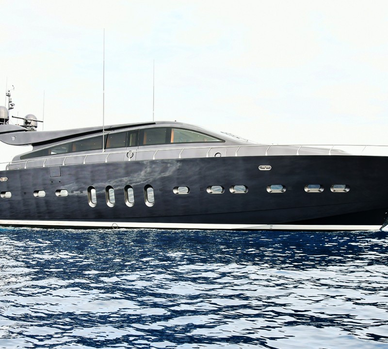 leopard 120 yacht